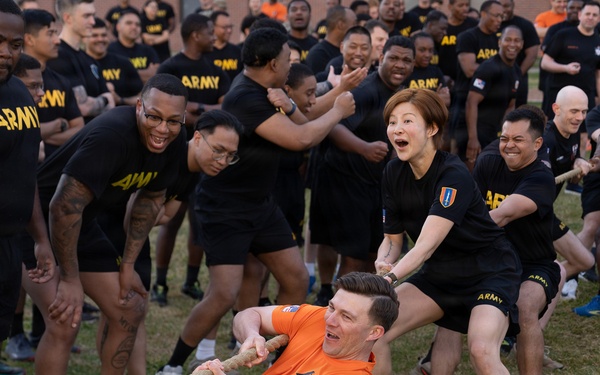 1SIG BDE Signal Month: 1st Signal Brigade Soldiers participate in Signal Month Run at Camp Humphreys.