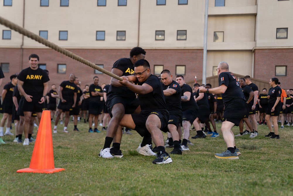 1SIG BDE Signal Month: 1st Signal Brigade Soldiers participate in Signal Month Run at Camp Humphreys.