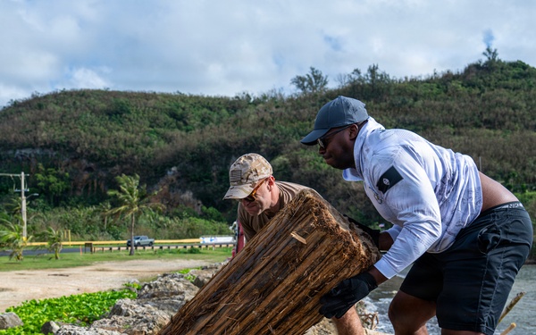 CSS-15 Sailors Join Inalåhan Beach Cleanup Efforts