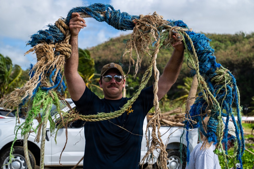 CSS-15 Sailors Join Inalåhan Beach Cleanup Efforts