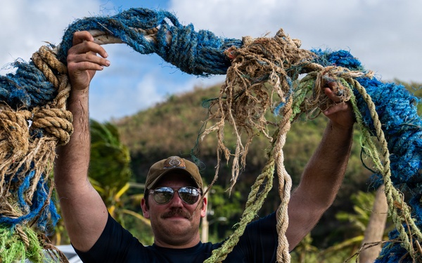 CSS-15 Sailors Join Inalåhan Beach Cleanup Efforts