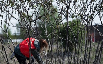 NAVSUP BSC | Earth Day Cleanup