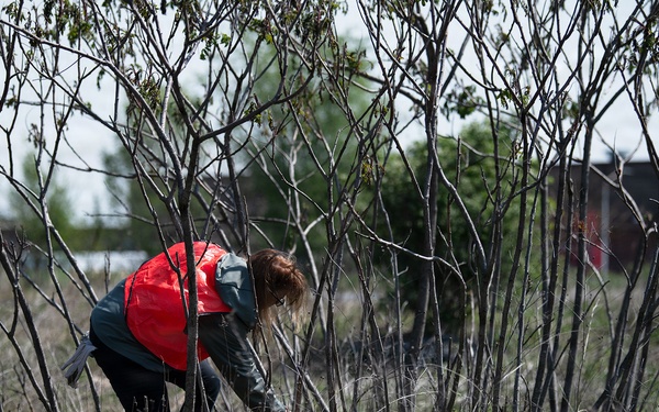 NAVSUP BSC | Earth Day Cleanup