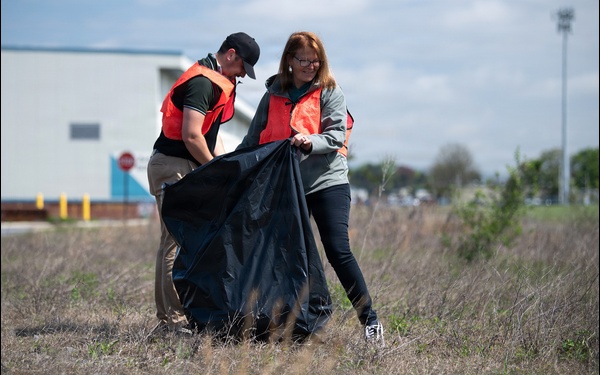 NAVSUP BSC | Earth Day Cleanup