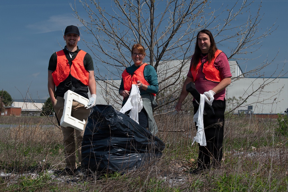 NAVSUP BSC | Earth Day Cleanup