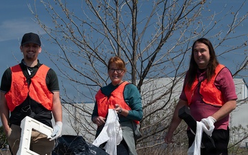 NAVSUP BSC | Earth Day Cleanup