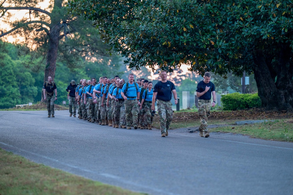WOTS Class 26-04 Candidates execute week 4 ruck march