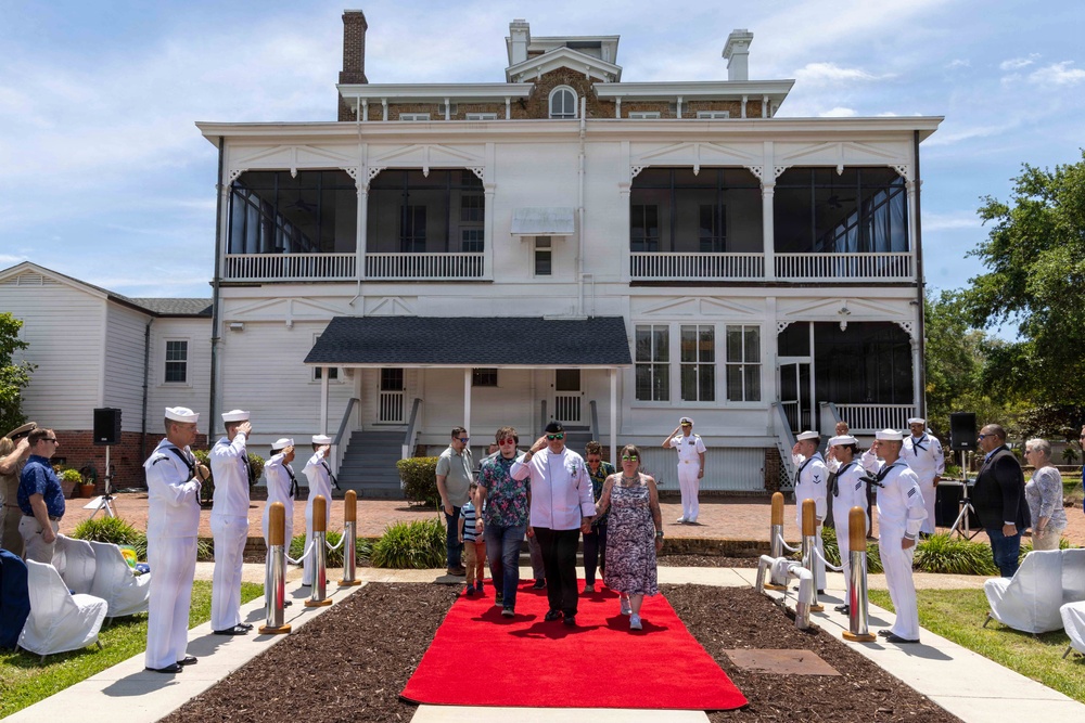 NETC Holds Retirement Ceremony for CS1 Evan Kern