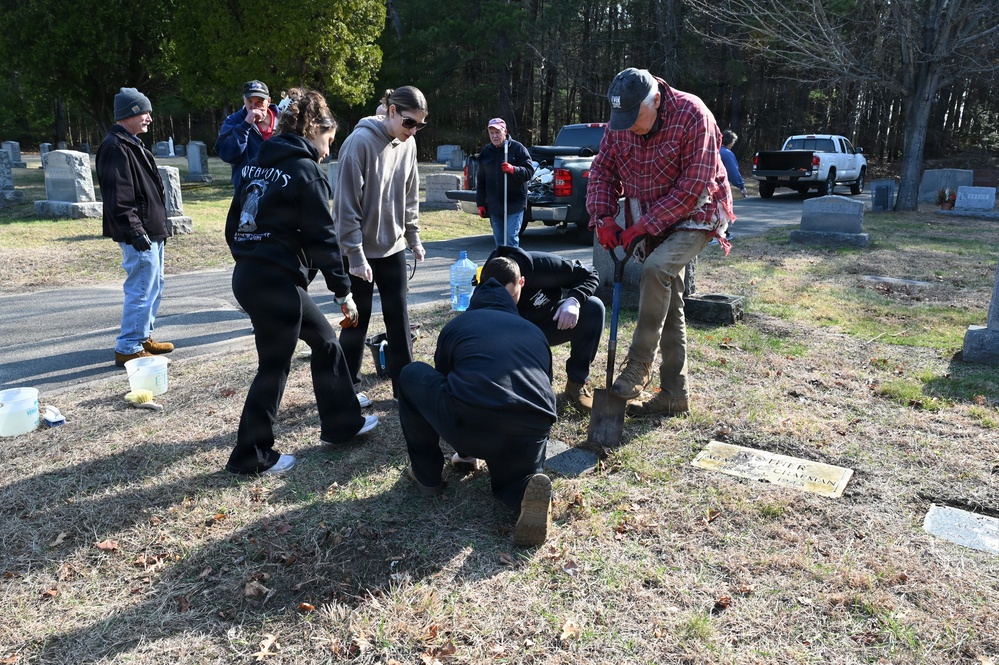 104th Fighter Wing volunteers with Westfield Graves Officer
