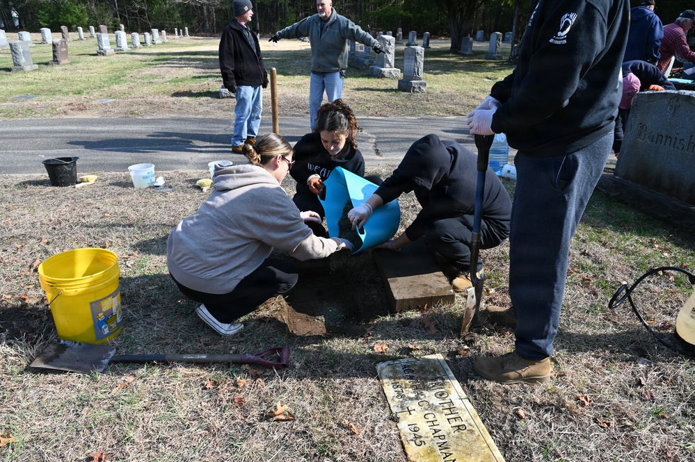 104th Fighter Wing volunteers with Westfield Graves Officer