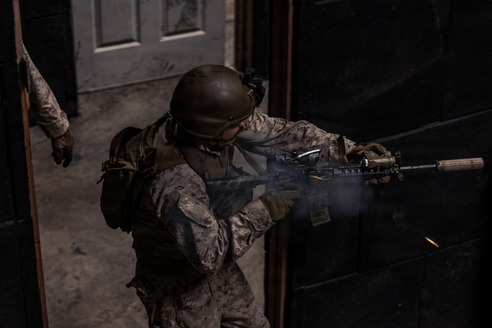22nd MEU (SOC) | LAR Conducts a Live-fire Shoot House at Camp Santiago