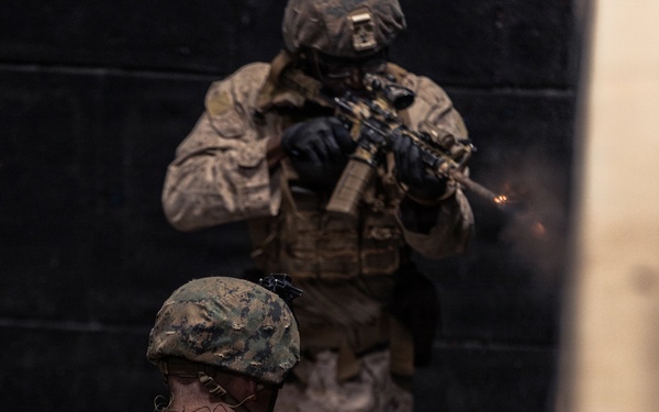 22nd MEU (SOC) | LAR Conducts a Live-fire Shoot House at Camp Santiago