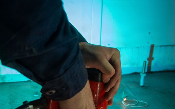 Ronald Reagan Sailors and Shipyard Workers Hot Work and Flight Deck