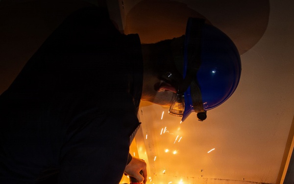 Ronald Reagan Sailors and Shipyard Workers Hot Work and Flight Deck