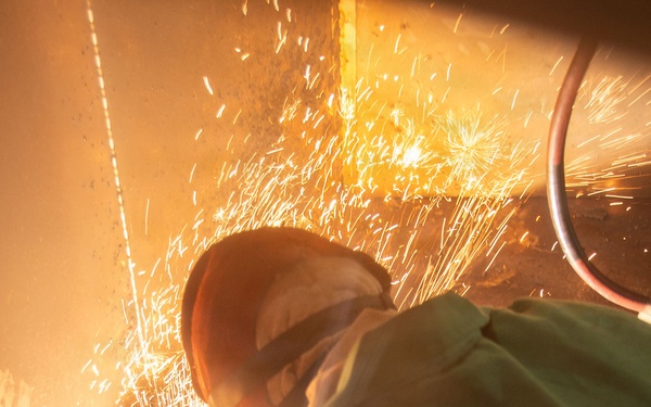 Ronald Reagan Sailors and Shipyard Workers Hot Work and Flight Deck