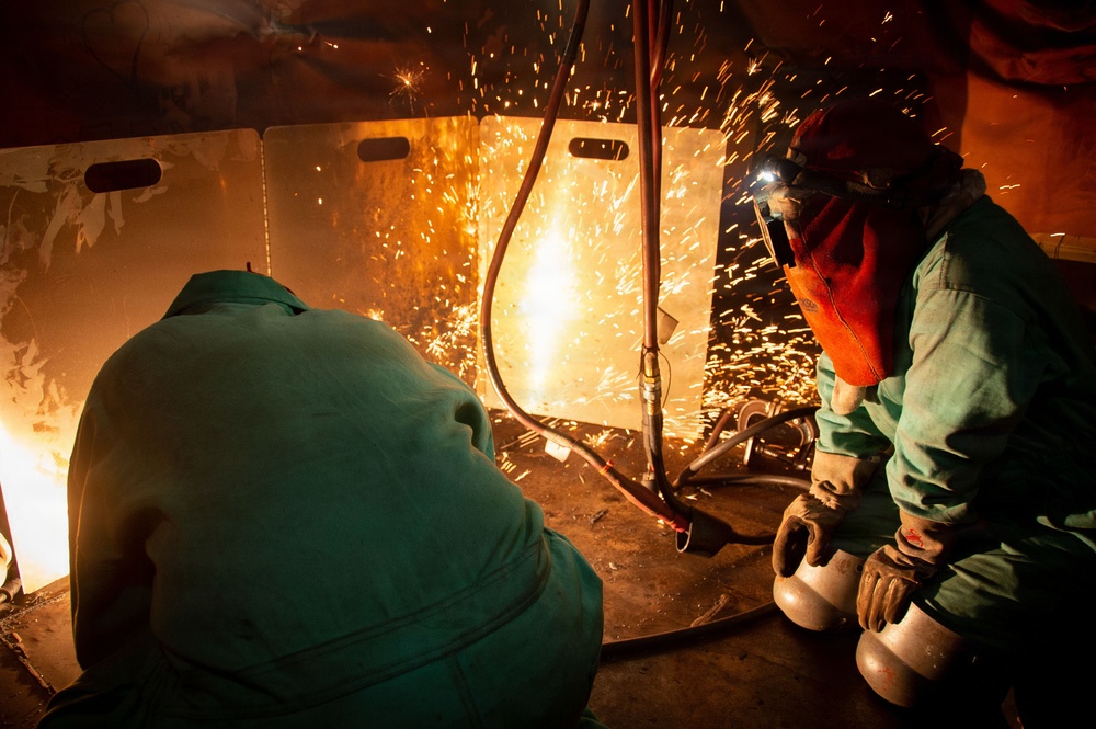 Ronald Reagan Sailors and Shipyard Workers Hot Work and Flight Deck