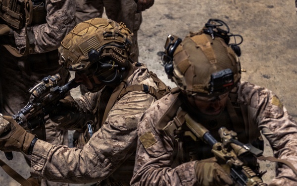 22nd MEU (SOC) | LAR Conducts a Live-fire Shoot House at Camp Santiago