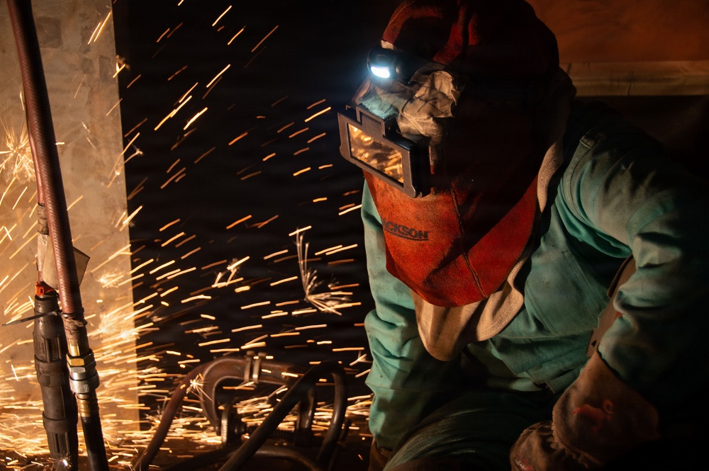 Ronald Reagan Sailors and Shipyard Workers Hot Work and Flight Deck