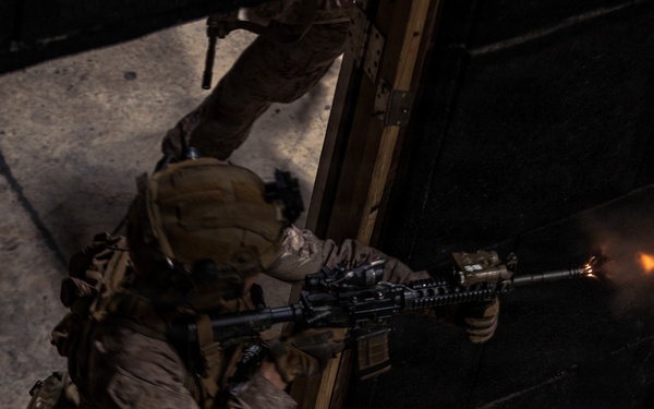 22nd MEU (SOC) | LAR Conducts a Live-fire Shoot House at Camp Santiago