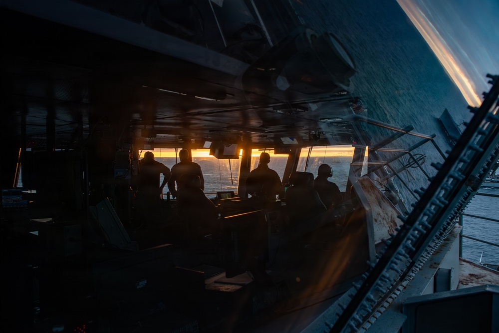 Nimitz Conducts Vertical Replenishment-at-Sea