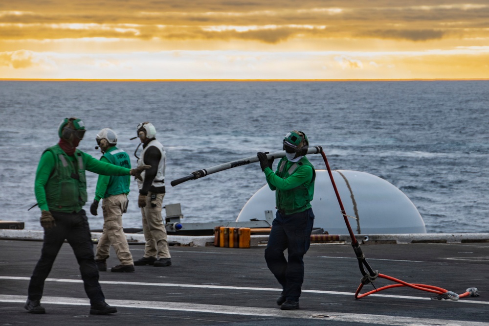 Nimitz Conducts Vertical Replenishment-at-Sea