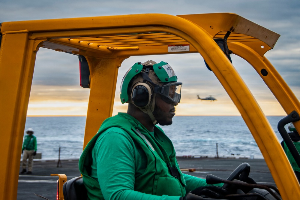 Nimitz Conducts Vertical Replenishment-at-Sea