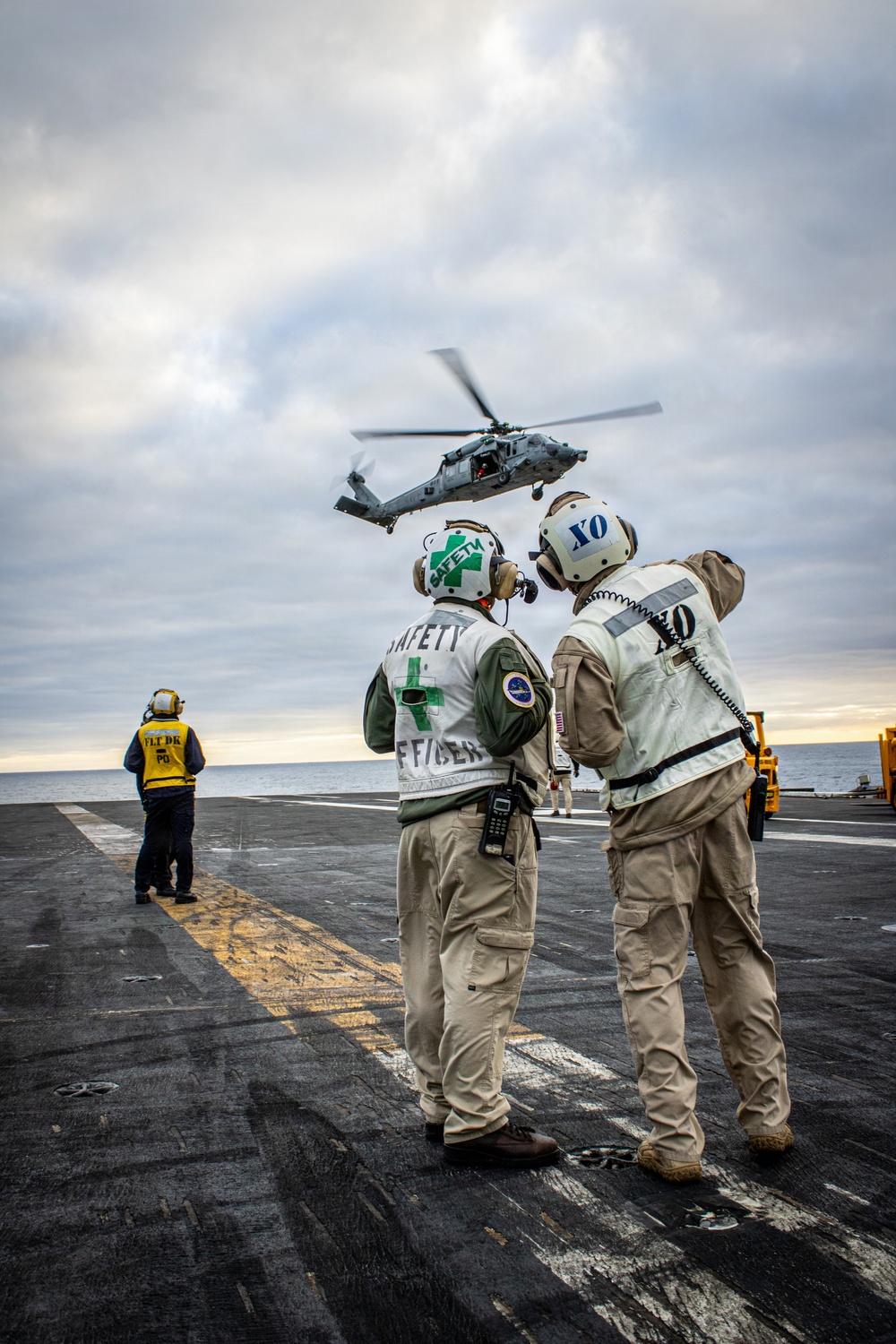 Nimitz Sailors Conduct Vertical Replenishment-at-Sea