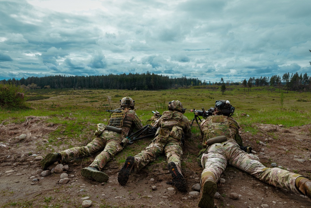 1st Special Forces Group (Airborne) conducts Maneuver Live Fire Exercise