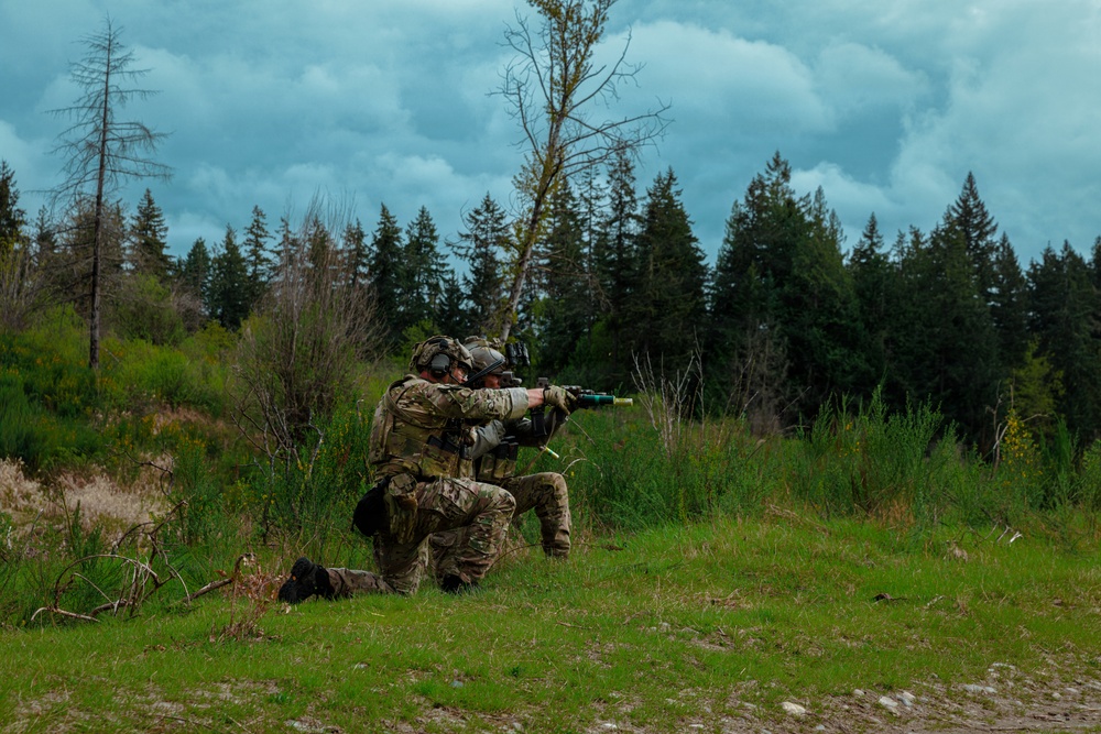 1st Special Forces Group (Airborne) conducts Maneuver Live Fire Exercise