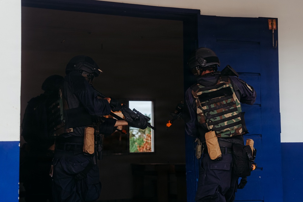 Tunisian armed forces execute breach and clear operations during exercise Flintlock 26