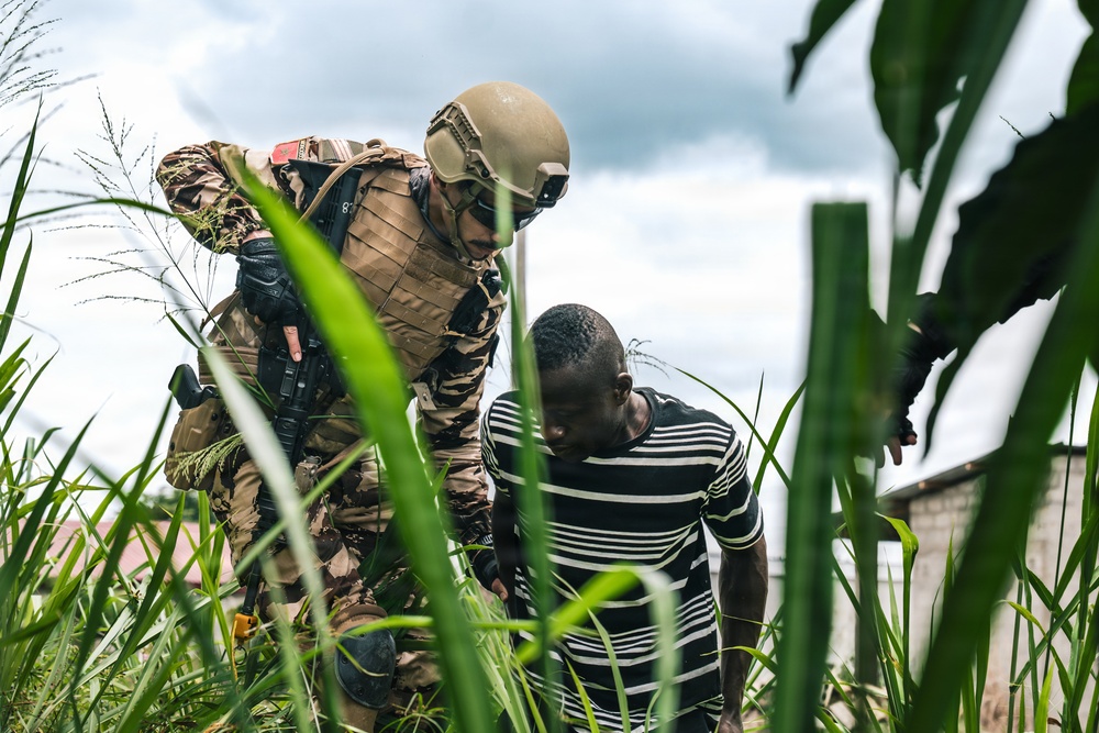 Moroccan forces execute bilateral sensitive site exploitation during Flintlock 26