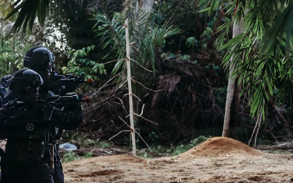 Tunisian armed forces execute breach and clear operations during exercise Flintlock 26