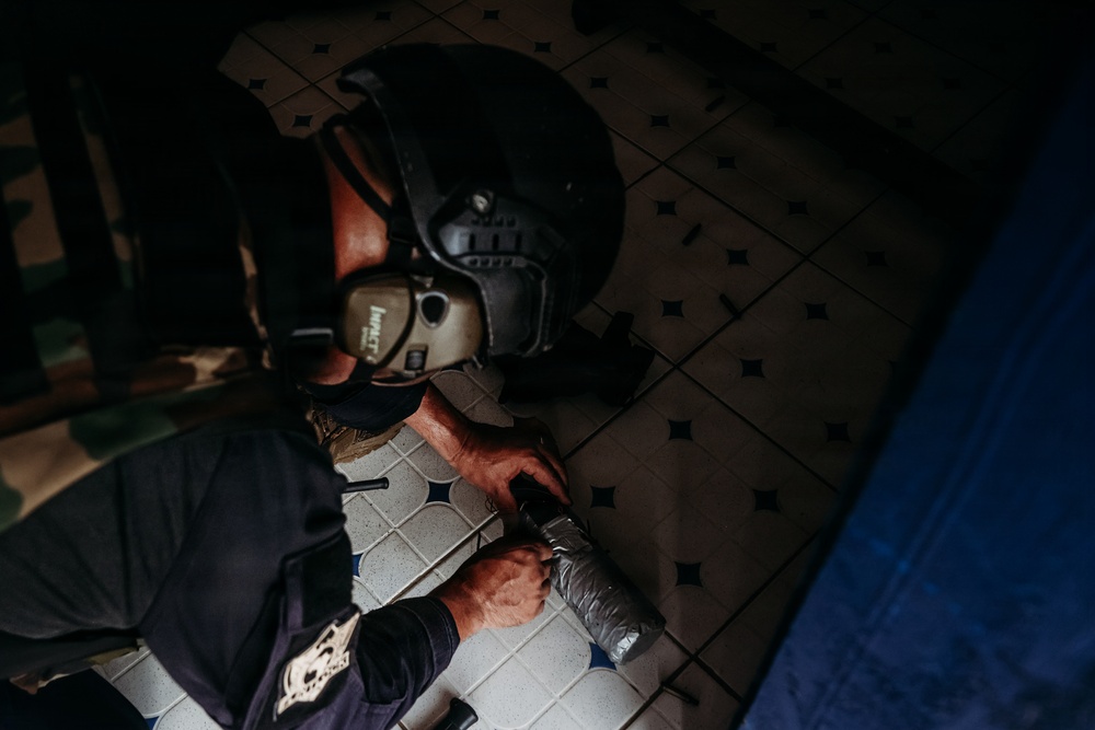 Tunisian armed forces execute breach and clear operations during exercise Flintlock 26