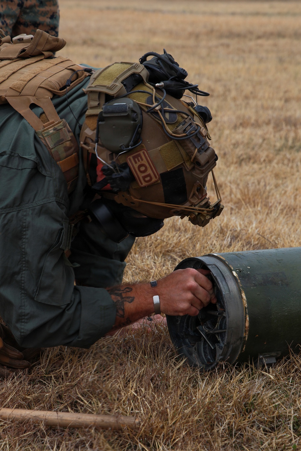 MWSS-174 removes a simulated downed aircraft at Kunsan Air Base, South Korea