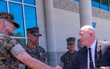 SecWar advisor Visits MCBH and Gains Insight into Base Operations