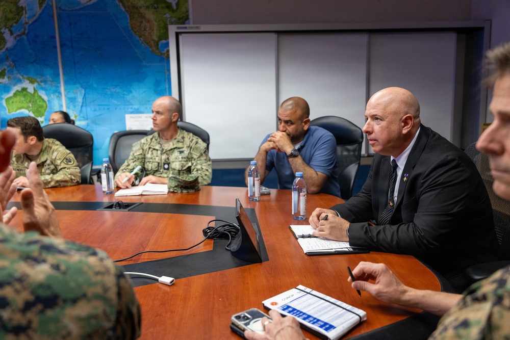 SecWar advisor Visits MCBH and Gains Insight into Base Operations