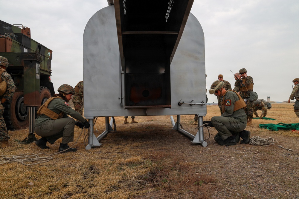 MWSS-174 removes a simulated downed aircraft at Kunsan Air Base, South Korea