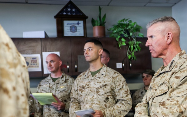 The Commandant, Gen. Eric M. Smith visits MARCENT and TF 51/5th MEB