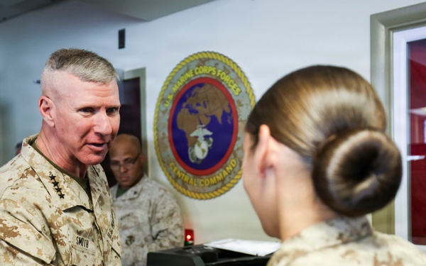 The Commandant, Gen. Eric M. Smith visits MARCENT and TF 51/5th MEB