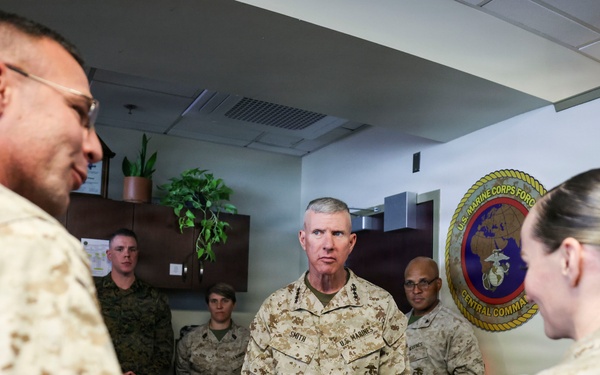 The Commandant, Gen. Eric M. Smith visits MARCENT and TF 51/5th MEB