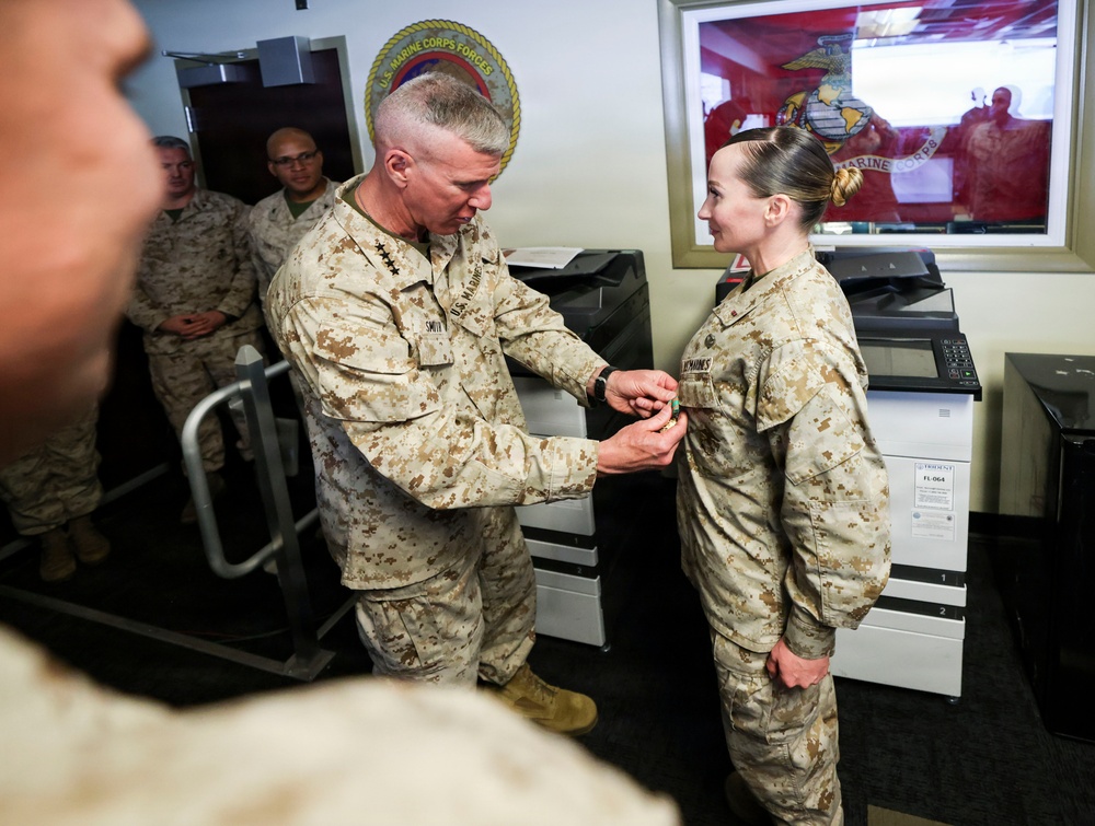 The Commandant, Gen. Eric M. Smith visits MARCENT and TF 51/5th MEB
