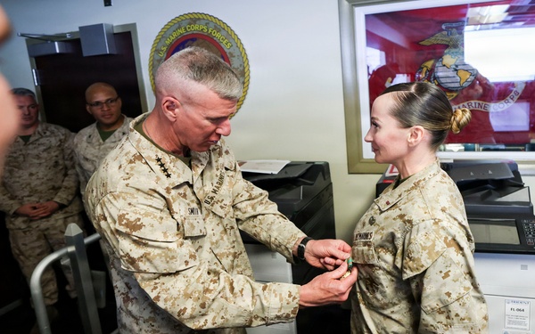 The Commandant, Gen. Eric M. Smith visits MARCENT and TF 51/5th MEB