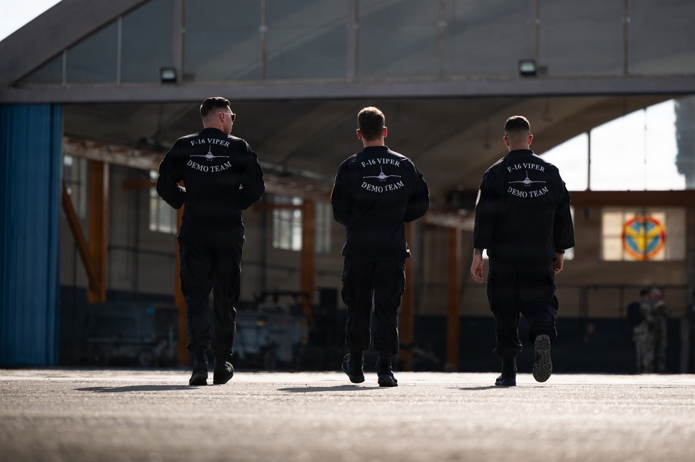 F-16 Viper Demo Team lands in Peru