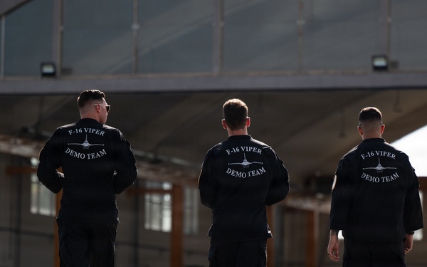 F-16 Viper Demo Team lands in Peru