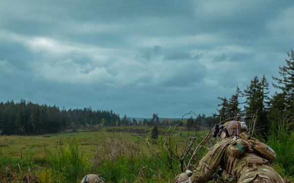 1st Special Forces Group (Airborne) conducts Maneuver Live Fire Exercise