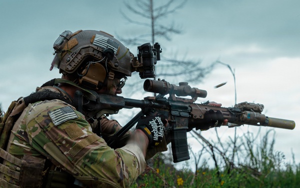 1st Special Forces Group (Airborne) conducts Maneuver Live Fire Exercise