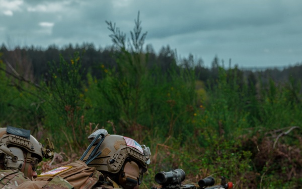 1st Special Forces Group (Airborne) conducts Maneuver Live Fire Exercise