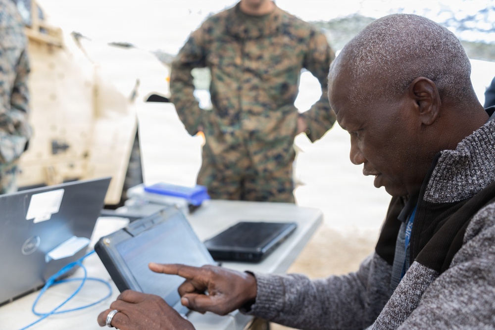 13th MEU Marines executes DGSIT