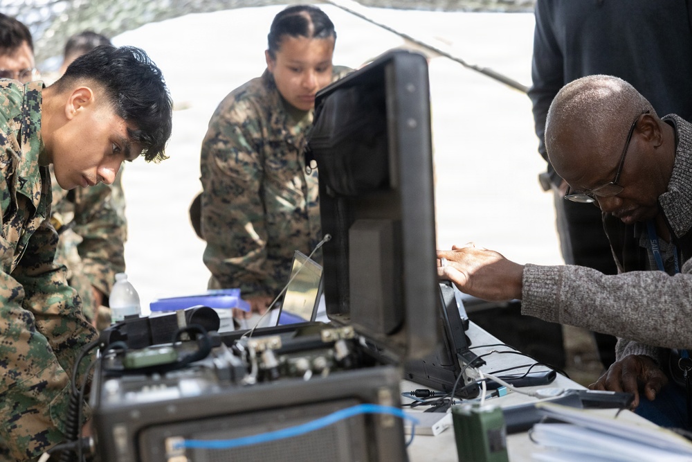 13th MEU Marines executes DGSIT