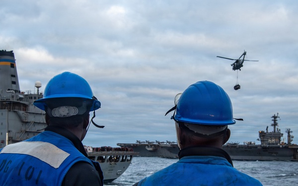 U.S. Sailors Observe Vertical Replenishment